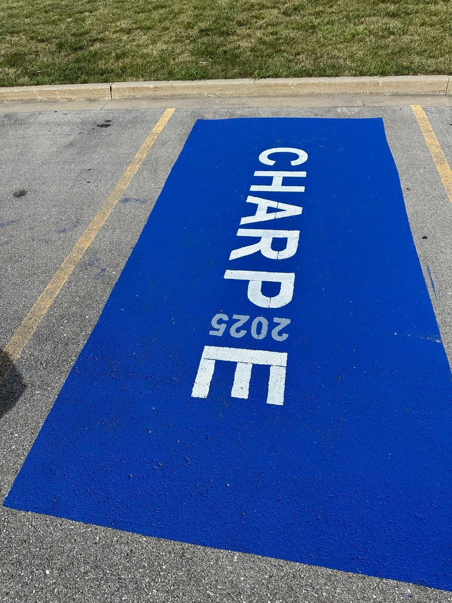 LSW's very first seniors painted parking spots supporting Project Grad!! 🎨