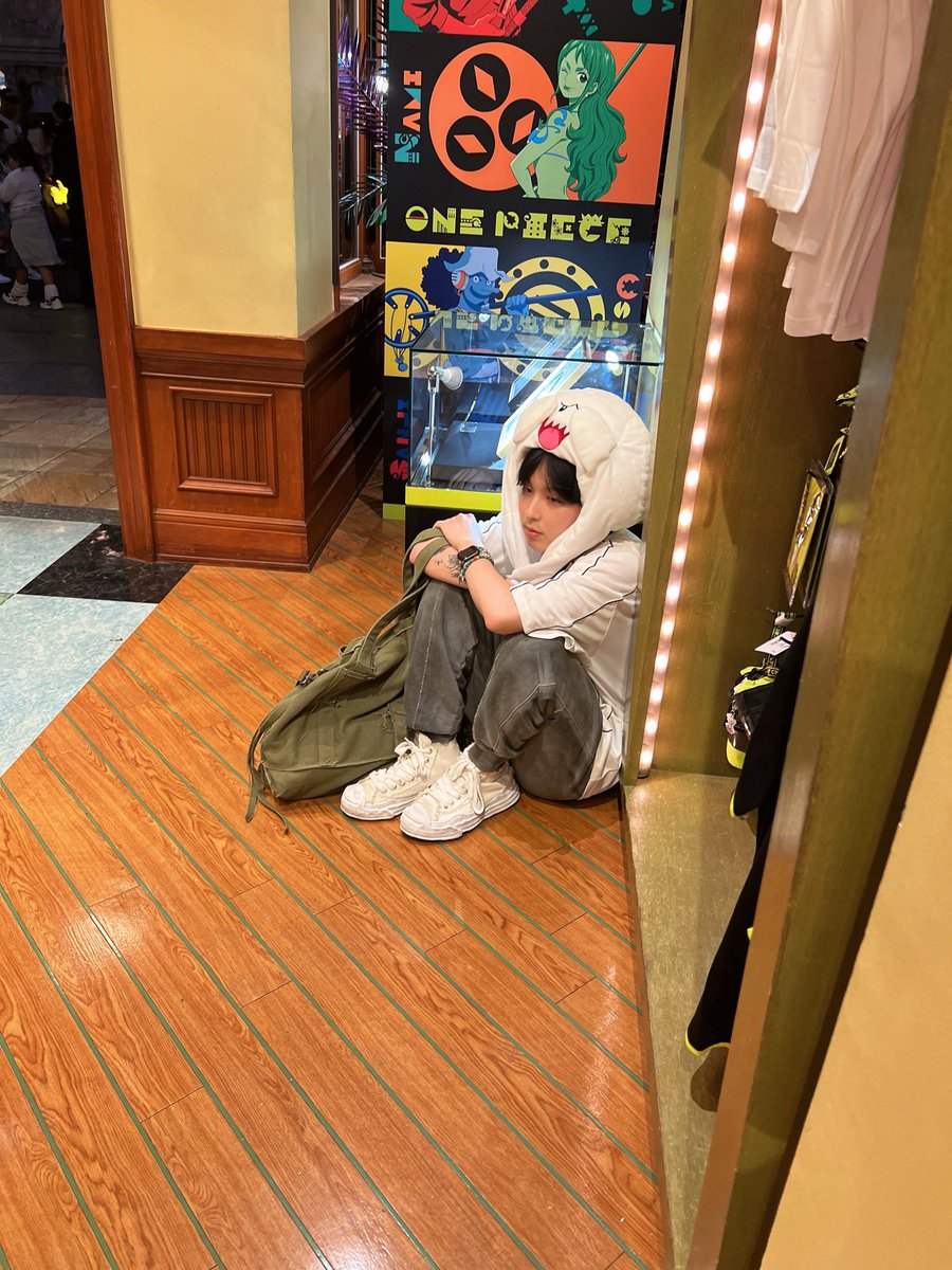 wevemood's tweet photo. GIUK HAHAHAHHAJAHAH THIS PIC IS SUCH A MOOD https://t.co/ODVIZAAYev