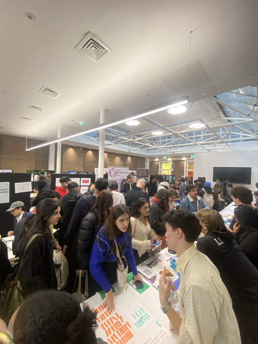soasspirit's tweet photo. We kicked off the year ahead with the Fresher’s Fayre! Our table was bustling 🥳 follow us on instagram to see The SOAS Spirit report from the Fresher’s Fayre where we got the chance to interview some of the amazing societies we have on campus! https://t.co/sv9SaMvkdu