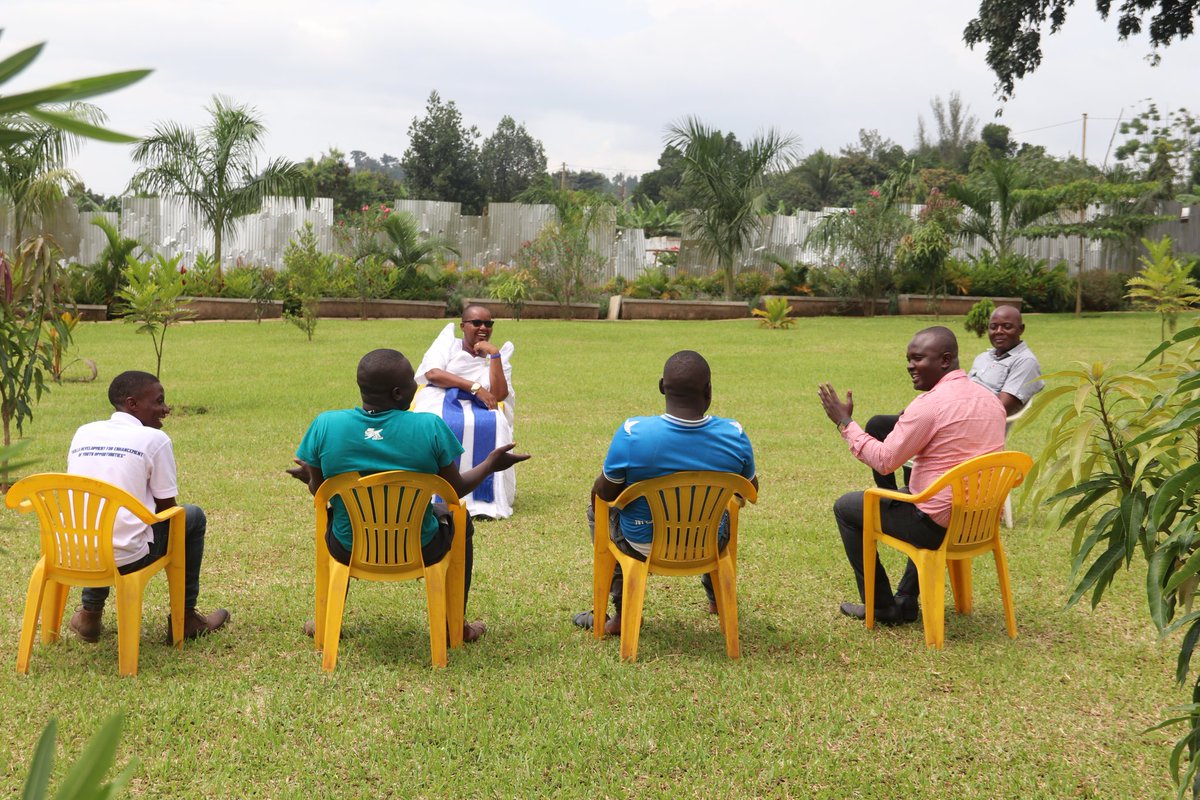 MBALE EXPRESS Media (@mbaleexpresstv) on Twitter photo Hon. <a href="/LydiaWanyoto_M/">Lydia Wanyoto Mutende</a> yesterday hosted youths from Mbale City at her house in Lumumbwa cell, Nabweya Ward,Mbale City. She tipped them about Wealth creation through modern agriculture and gifted them with foodstuffs from her farm. She will also host a retreat of youths next month. Hon. <a href="/LydiaWanyoto_M/">Lydia Wanyoto Mutende</a> yesterday hosted youths from Mbale City at her house in Lumumbwa cell, Nabweya Ward,Mbale City. She tipped them about Wealth creation through modern agriculture and gifted them with foodstuffs from her farm. She will also host a retreat of youths next month.
