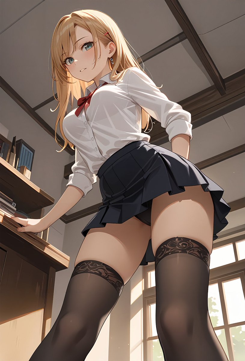 maplesyrup2022's tweet photo. 「どうして机の下にいるのかな？」 https://t.co/1hy6XyQcMB