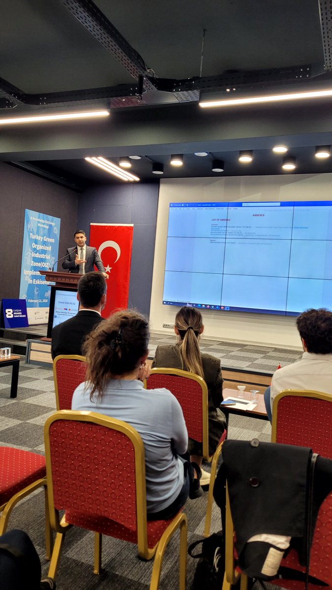 Dijital Avrupa Programı Bilgilendirme Etkinliği, Eskişehir'de! Cemil Dalkılıç'ın sunumu ile programın teknik yönlerini dinliyoruz. Programa ilgisi olanları <a href="/ArinkomTTO/">ARİNKOM TTO</a>'da projelendirme süreçlerini görüşmek üzere bekleriz. #dijitalavrupaprogramı #digitaleurope #abprojeleri