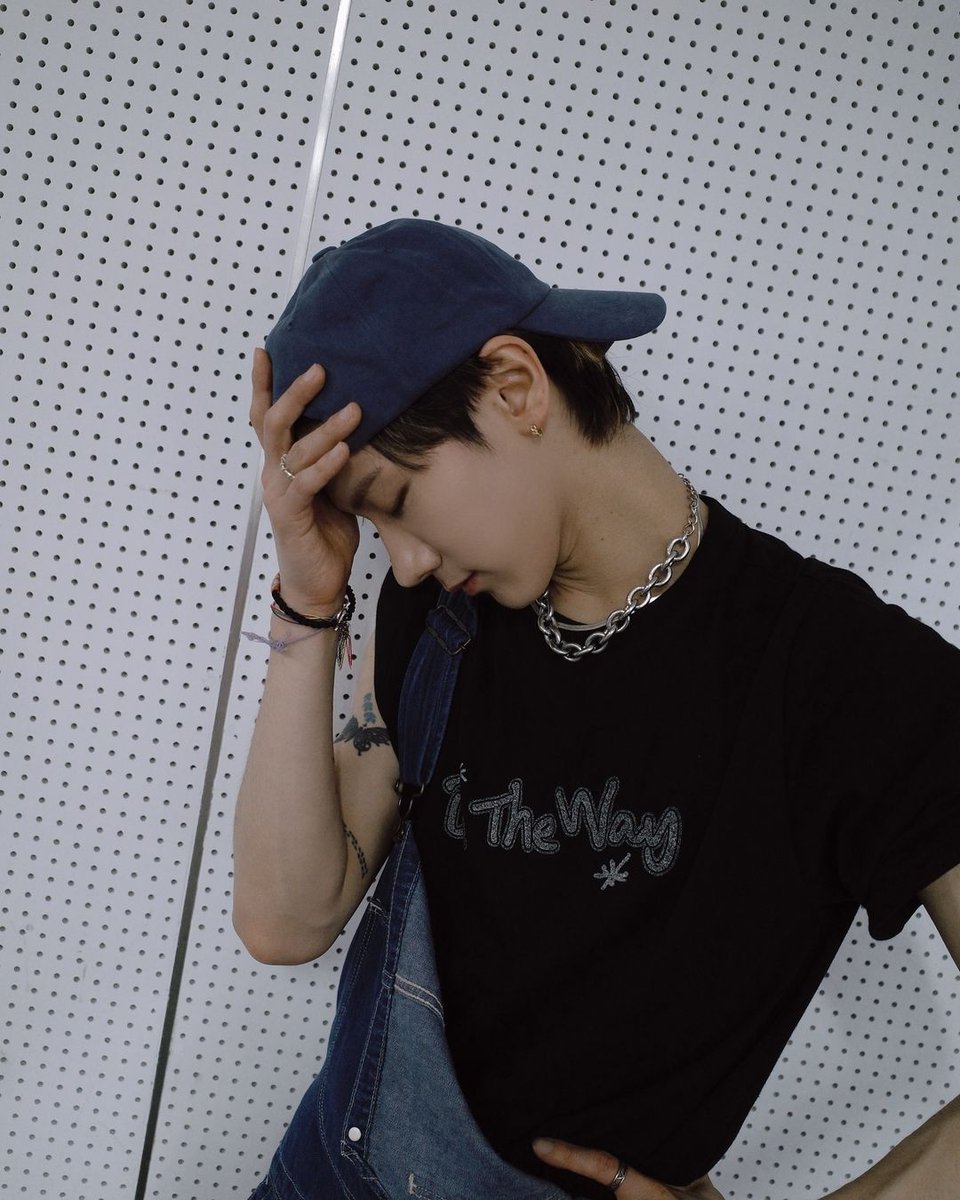 wayv_ten's tweet photo. Dropping some pictures so you can acknowledge the current Tenne. https://t.co/JqI2IWvrvl