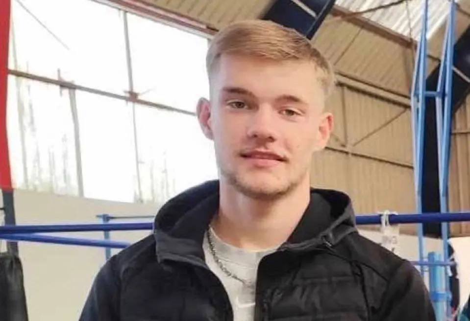 Kylian, 17 ans, poignardé en #Normandie, nouvelle victime du #laxisme étatique.

NON nous ne baisserons pas les yeux devant ceux qui nous tuent, chez nous. Ne restons pas inactifs face à ces drames qui n’épargnent personne.

Lola, Enzo, Morgane, Thomas, Philippine, Kylian, #STOP.