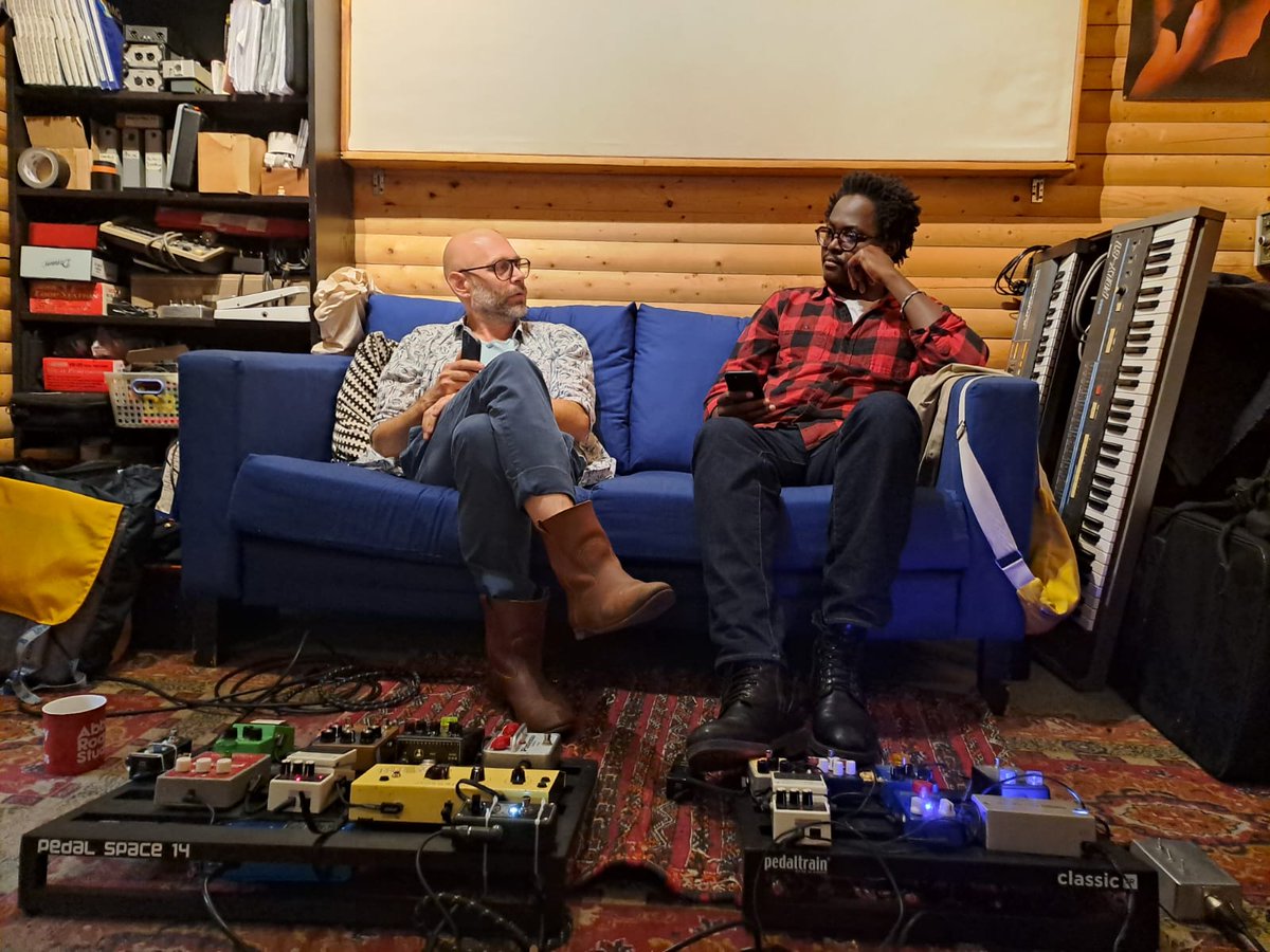 Nicolas and Jonathan discussing life while recording our second album in Versari studios next to "Place de la Bastille".