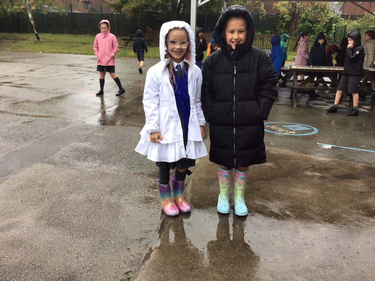 MuchWooltonOpal's tweet photo. Dressed and ready for the Autumnal weather. Loving life the OPAL way! @muchwooltonsch https://t.co/OIPvmRL8fU