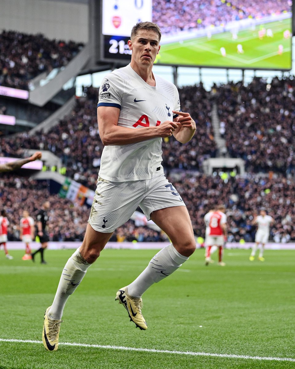 A reminder that Micky van de Ven holds the title for the fastest player recorded in Premier League history, clocking a ridiculous speed of 37.38km/h ⚡️