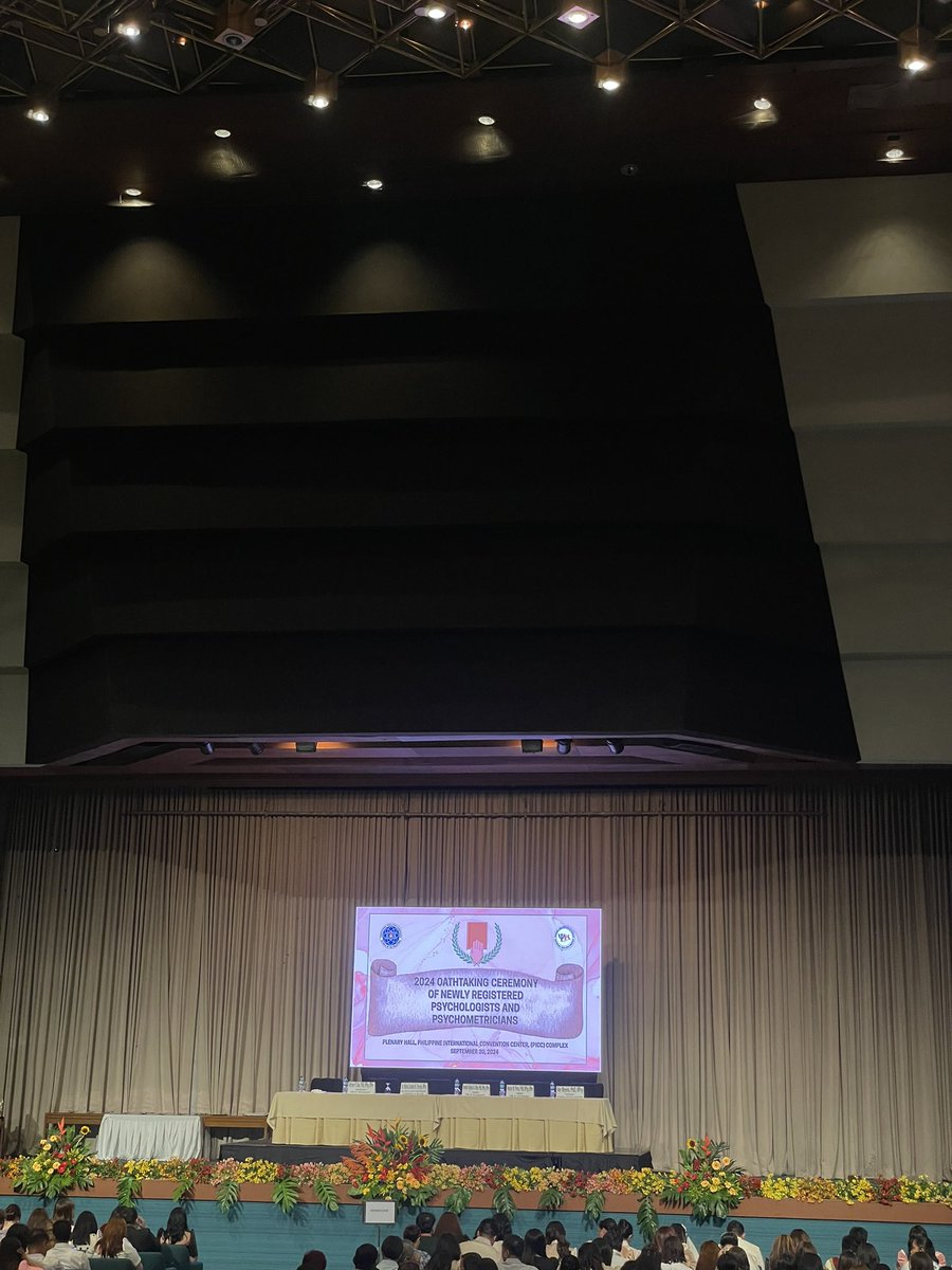 psyche199x's tweet photo. oath taking day ๐ธ๐
#rpmtwt #batchgecko ๐ฆ https://t.co/gB2LLx6Zn9