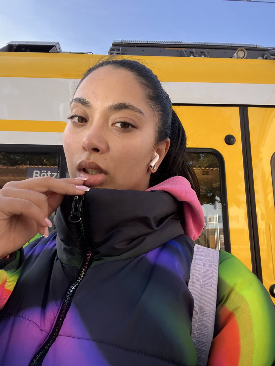 FOLLOW HER 💋

👉instagram.com/_emilydanvers