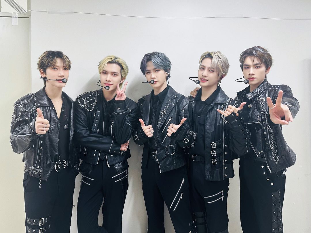 wayv_ten's tweet photo. We performed happily without any regrets today. I hope you guys feel the same way! Please wait for us! We'll be back soon! Once again thanks a lot for the event. https://t.co/WxMQrqjVqf