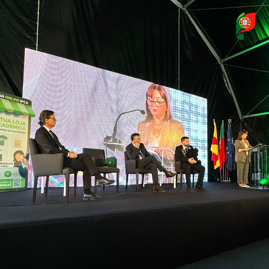 Educacao_PT's tweet image. O Ministro da @educacao_pt, Fernando Alexandre, e a Secretária de Estado da Ciência, Ana Paiva, participaram esta manhã, na sessão institucional de #acolhimento aos novos #estudantes do Politécnico do Cávado e Ave, no Campus, em #Barcelos. ⤵️