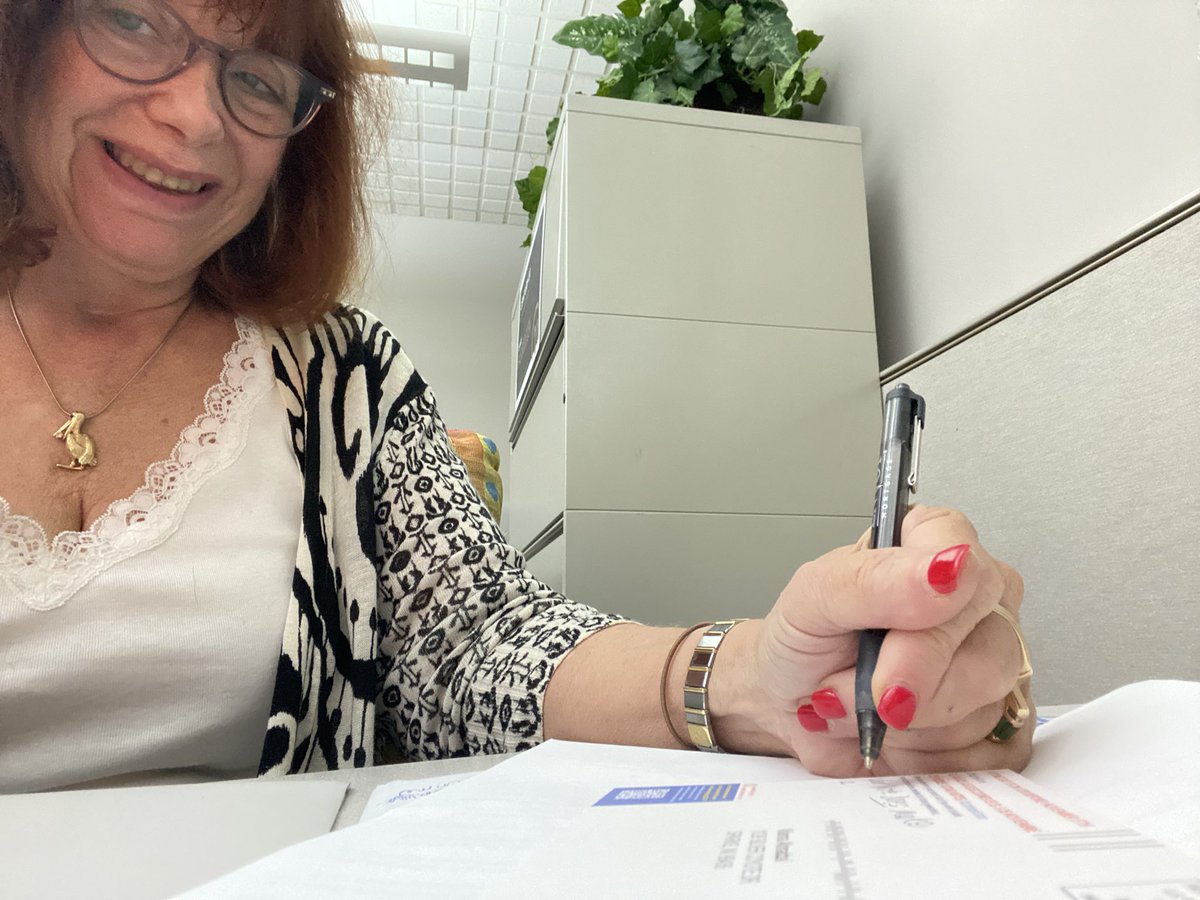 AuthorDMBarr's tweet photo. Filling out postcards to help Get Out the Vote! @MomsRising #MomsVote! https://t.co/xG22OE1wsM