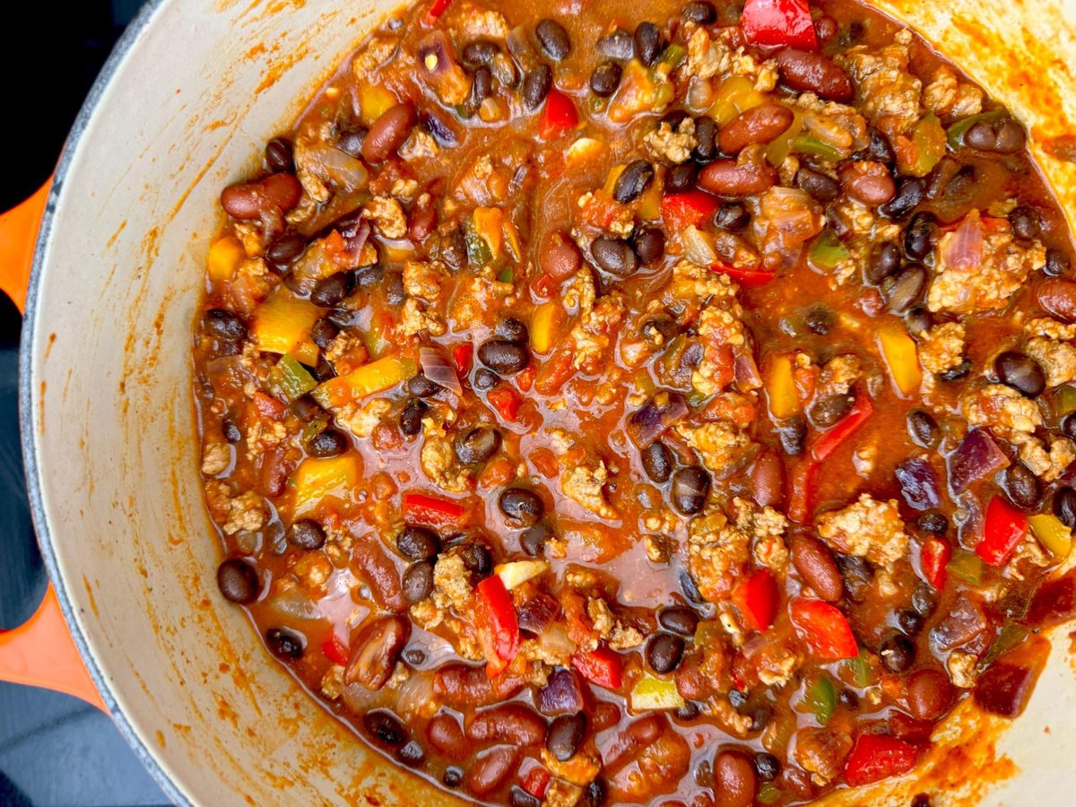 dishblock's tweet image. Are you ready for some football?!  Chili and Cornbread are probably the most quintessential tailgate foods and this weekend I used the Desert Pepper Trading Company Cantina Salsa and Chile con Queso to take these football foodie favorites to the next level at my tailgate watch…