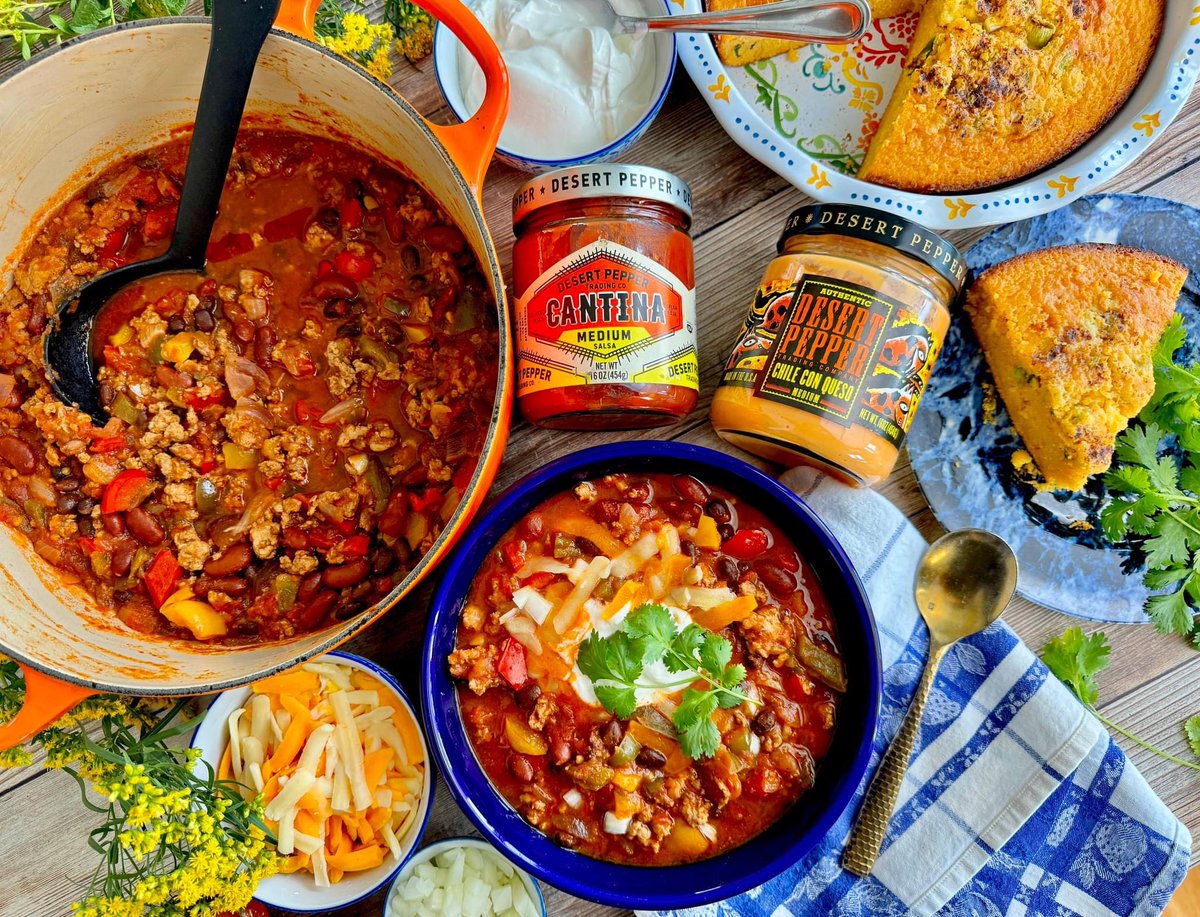dishblock's tweet image. Are you ready for some football?!  Chili and Cornbread are probably the most quintessential tailgate foods and this weekend I used the Desert Pepper Trading Company Cantina Salsa and Chile con Queso to take these football foodie favorites to the next level at my tailgate watch…
