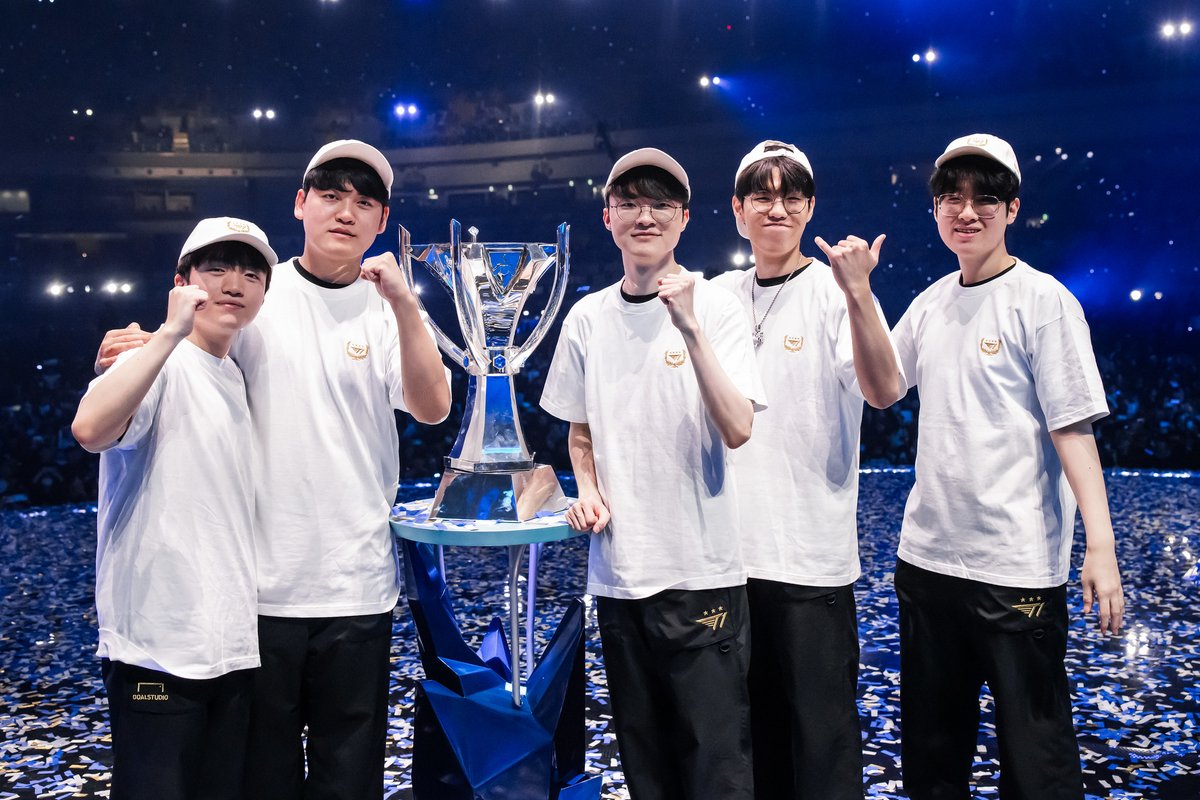 redbullgaming's tweet photo. ZOFGK are ready to make history again. #Worlds2024 https://t.co/21aqsOZBXS