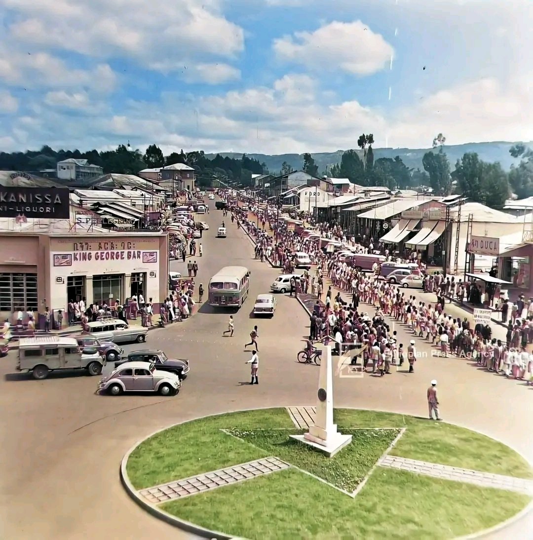 የጥንት የጠዋቷ ፒያሳ 

<a href="/deromzenderom/">ድሮም ዘንድሮም ™</a>