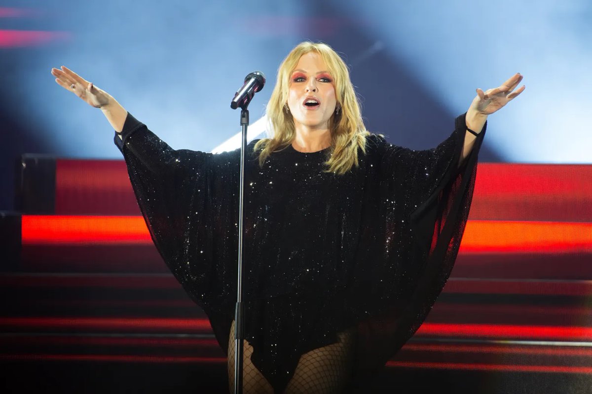 RollingStoneFra's tweet image. 🎥 Découvrez « Lights Camera Action », le premier extrait du prochain album de Kylie Minogue, Tension II : rollingstone.fr/kylie-minogue-…

#kylieminogue #lightscameraaction #tension2