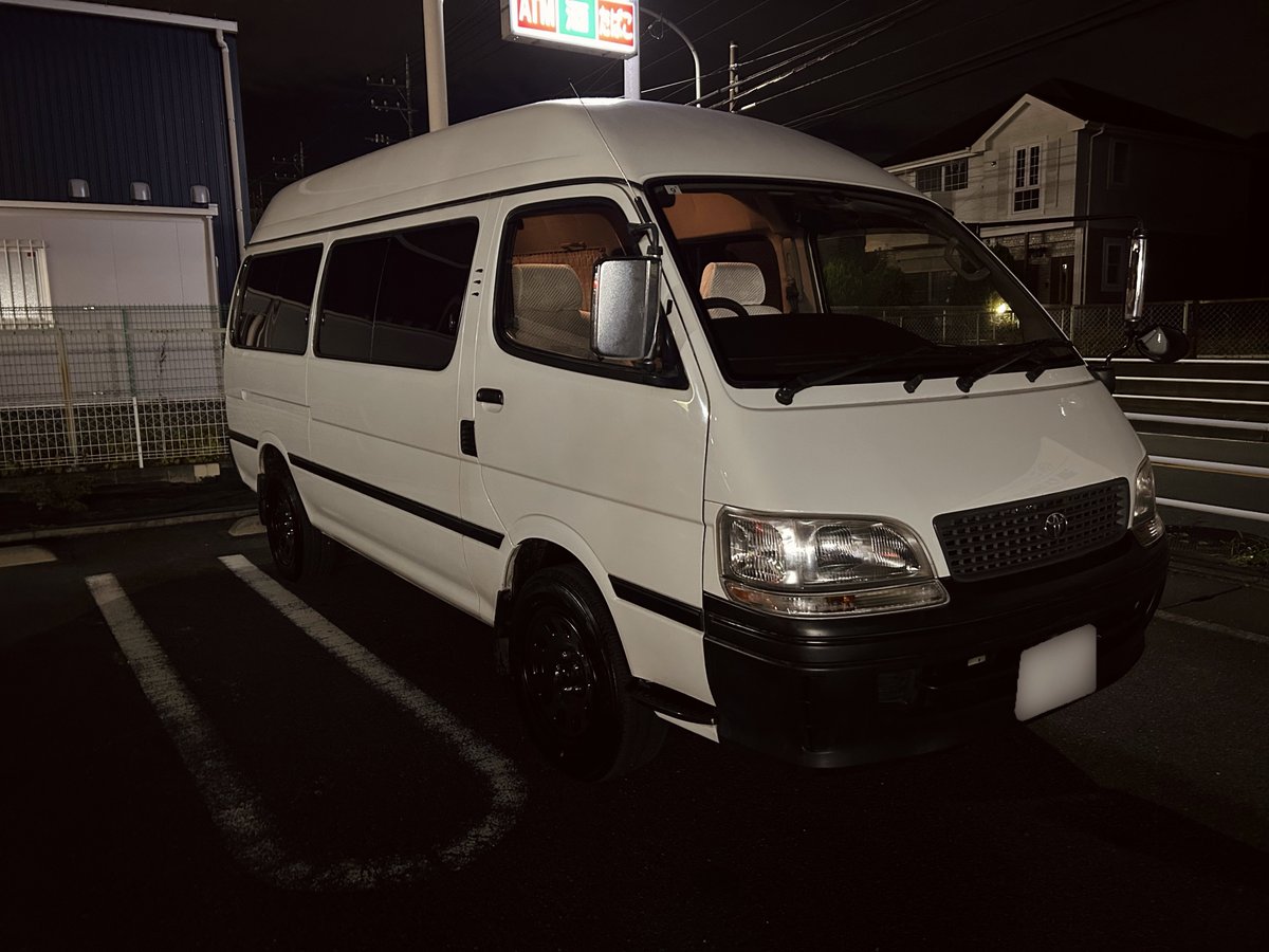 Sodo_hh's tweet photo. 新しい車(27年前の)を納車しました✌️
綺麗過ぎてオフ車積みたくありません🙄
#ハイエース
#100系
#グランドキャビン
#GTauto https://t.co/MEpROI1Nfg