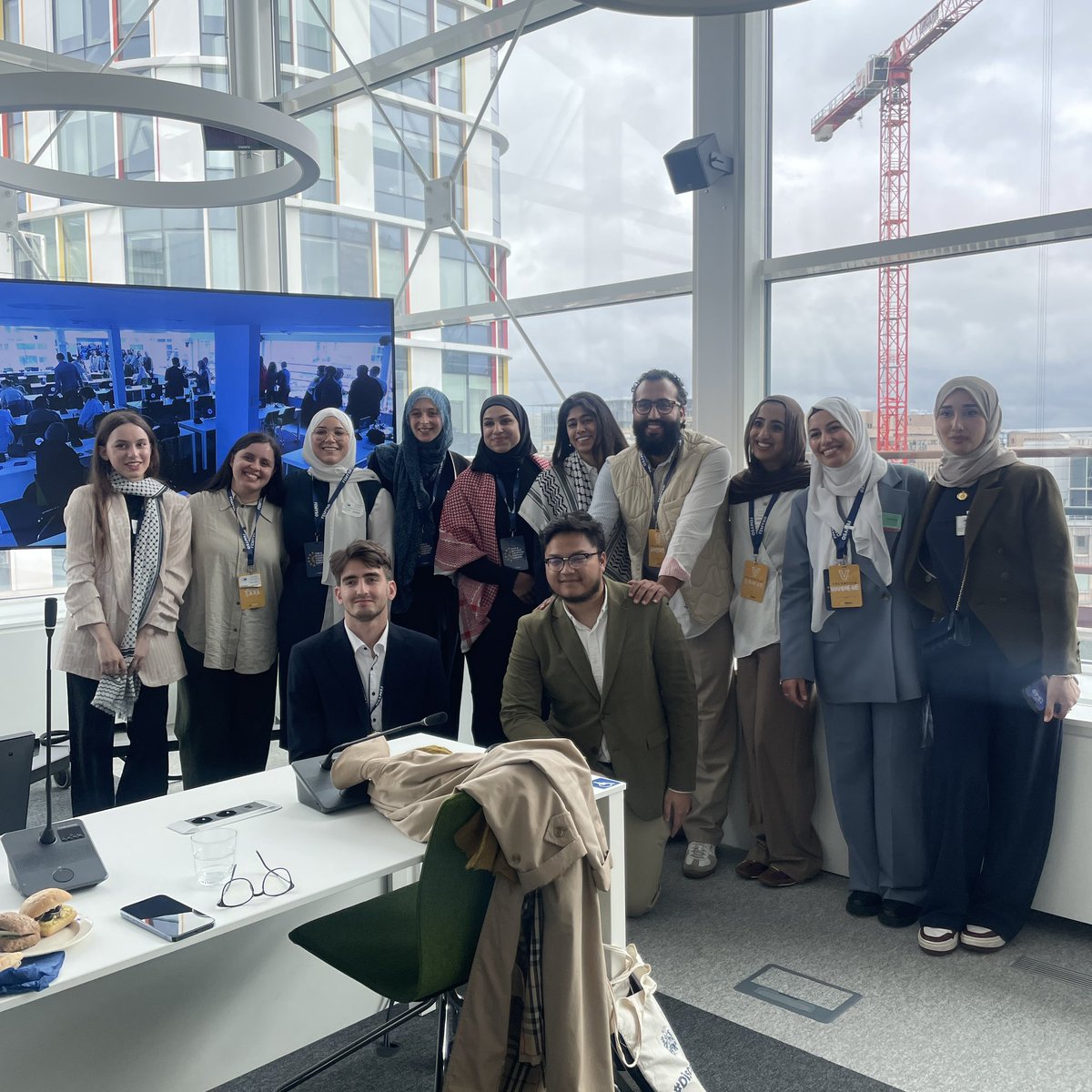 RimaHas's tweet image. ❤️☪️ Rencontre avec @FEMYSO Forum des organisations européennes musulmanes de jeunes et d'étudiants, membre de the European Network Against Racism @ENAREurope à l'occasion de la conférence annuelle de la journée d'action européenne contre l'islamophobie. Très honorée d'avoir pu…