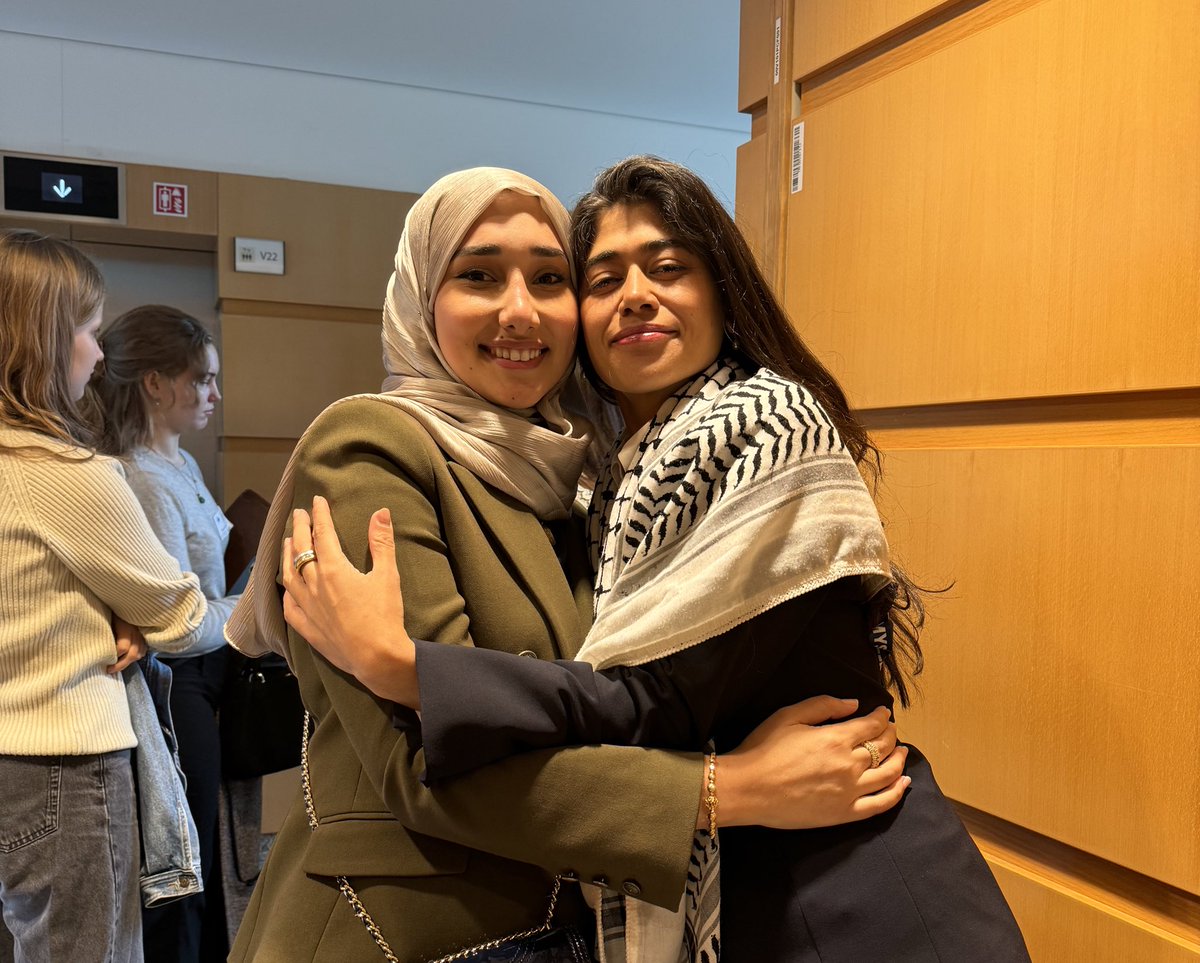 RimaHas's tweet image. ❤️☪️ Rencontre avec @FEMYSO Forum des organisations européennes musulmanes de jeunes et d'étudiants, membre de the European Network Against Racism @ENAREurope à l'occasion de la conférence annuelle de la journée d'action européenne contre l'islamophobie. Très honorée d'avoir pu…