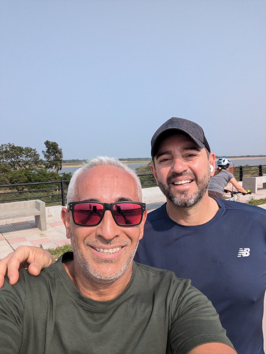 FelipeGoroso's tweet photo. Feriado de cardio con @AllianaPedro. ¡Livianitol 🙌🏾🇵🇾 https://t.co/6WzgSdotvW