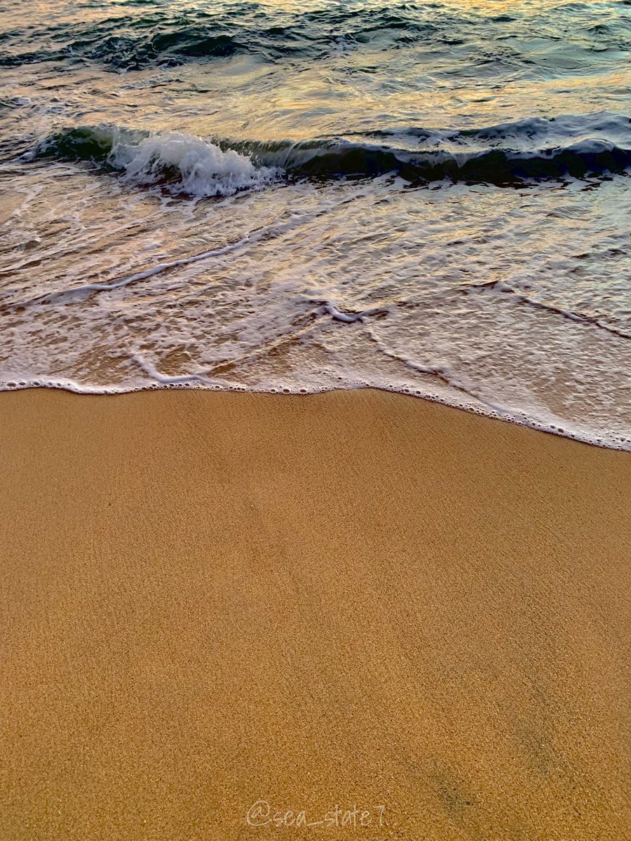 sea_state7's tweet photo. The SEA sings my name. 🌊
#SEA #เรียลทำงาน  #Skinship https://t.co/OeUNex79RI