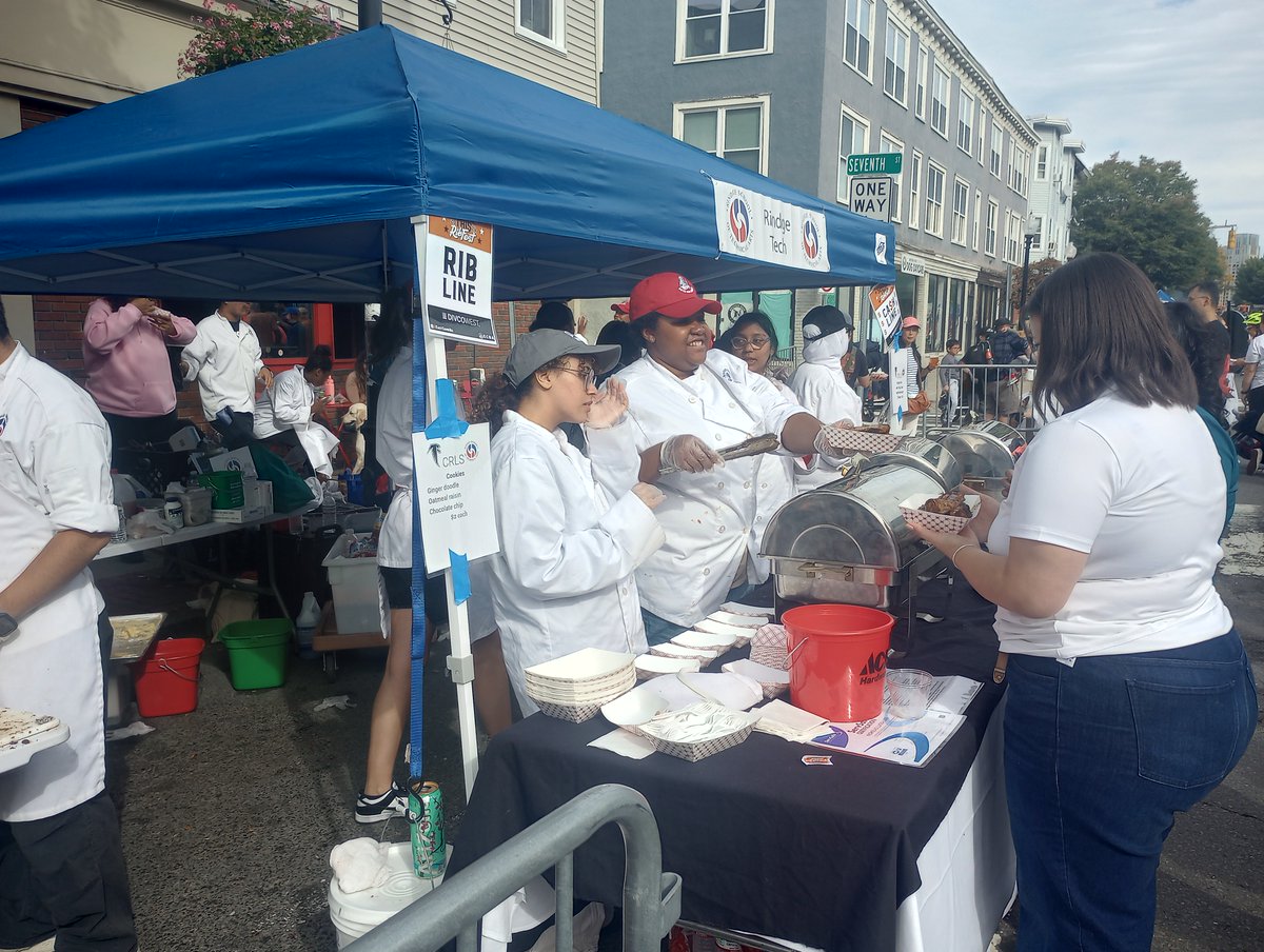 GeekOffices's tweet photo. Geek Offices’ owner, Fairlane Properties, was proud to be a sponsor of this year’s @EastCambBiz Ribfest. Great to see so many out at this year’s event. And congratulations to winners for best ribs, Amba, Rindge Tech Culinary, and @remnantbrewing!
. https://t.co/8R51VW22sP