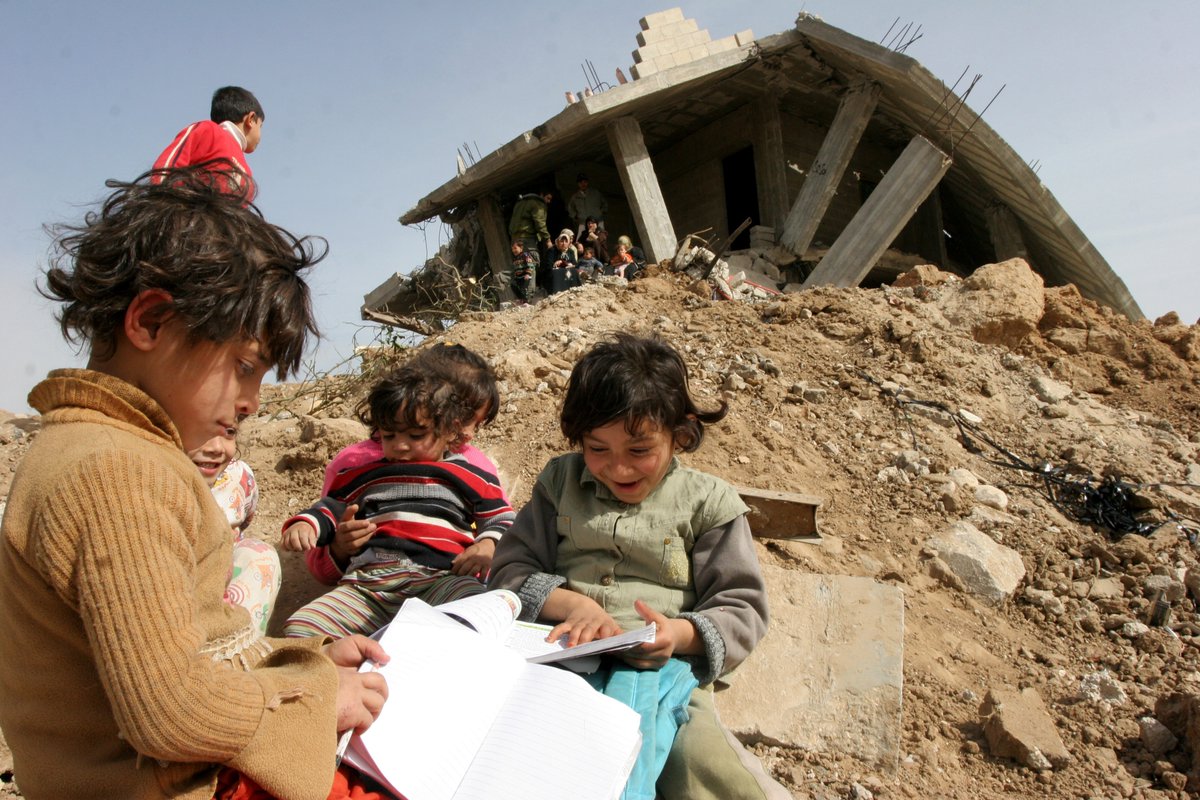 Il conflitto in #MedioOriente si è esteso in #Libano. Migliaia di persone sono state costrette a fuggire. I nostri operatori, insieme ai #Salesiani, si stanno attrezzando per stare vicini alla popolazione, come stiamo già facendo in #Palestina. Sostienici👉bit.ly/3BqLEnT