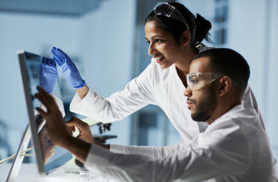 NDMOxford's tweet image. Exciting to see a new 5-year collaboration with @GSK!🎉 This partnership with @bdi_oxford and GSK will help to drive a step change in how #biostatistics and #ArtificialIntelligence can be used to accelerate medical research. 🤖🔬

Read more 👉 ndm.ox.ac.uk/news/new-gsk-c…