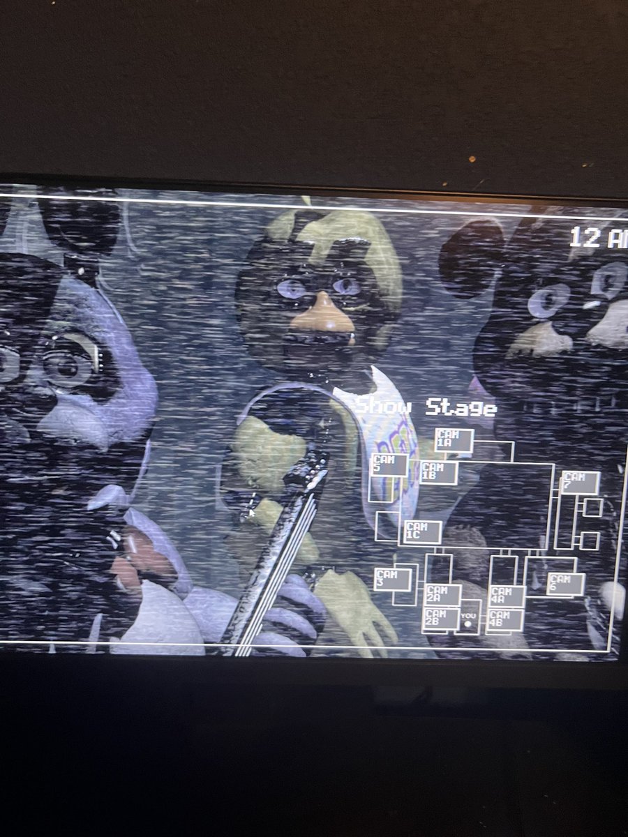 deadbeatunreal's tweet image. “uhhh. guys I don’t think your supposed to be able to get this screen while playing fnaf 1. i think I might’ve downloaded the wrong version…”