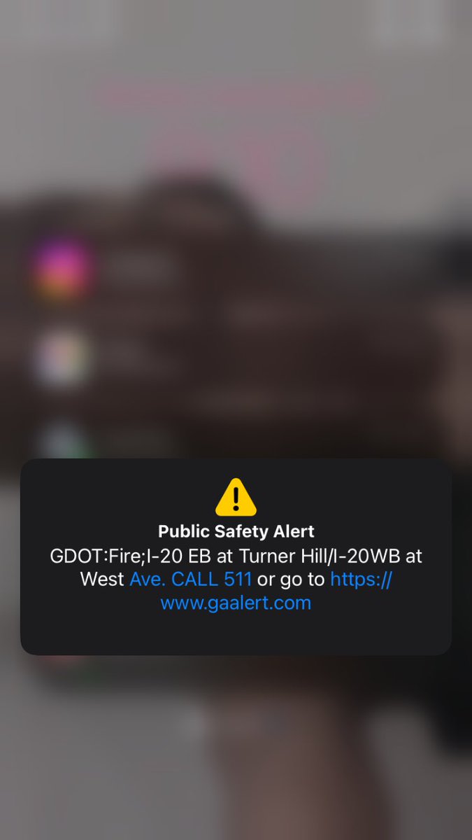 _carmendeandra's tweet image. yaal the building is still burning 😑😑i js wanna go eat they closed errthing 🤣🤣 #Conyersfire #biolabfire #biolab