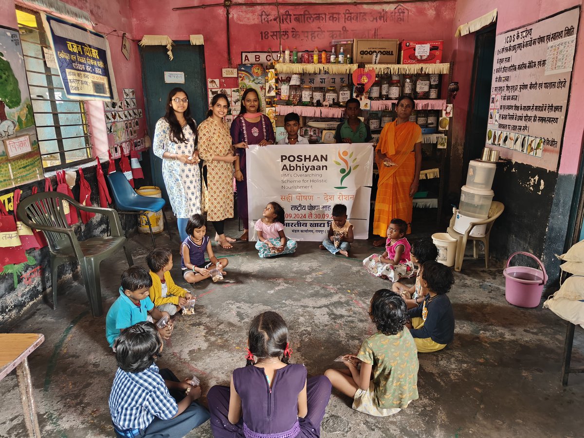 राष्ट्रीय पोषण माह 2024 के अंतर्गत आज दिनांक 30.09.2024 को मंडल कार्निाय, रायपुर के पास आंगनवाड़ी केंद्र में बच्चों को पोषण युक्त आहार वितरण किया गया।