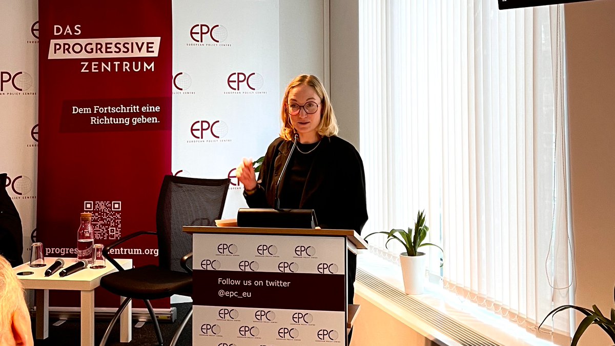 European Policy Centre (@epc_eu) on Twitter photo <a href="/spornschlegel/">Sophie Pornschlegel</a>, Policy Fellow <a href="/DPZ_Berlin/">Das Progressive Zentrum</a>, presenting the report results: “It’s important to develop highly effective strategies to deal with the far-right."
Read the full report here: t.ly/yi4b_" <a href="/spornschlegel/">Sophie Pornschlegel</a>, Policy Fellow <a href="/DPZ_Berlin/">Das Progressive Zentrum</a>, presenting the report results: “It’s important to develop highly effective strategies to deal with the far-right."
Read the full report here: t.ly/yi4b_"