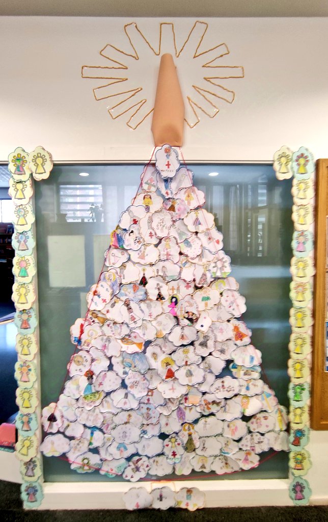 Rechula la imagen que se ha ido creando con el alumnado de Religión del colegio <a href="/PuertadeSancho/">CEIP Puerta deSancho</a>
 Sumando flores 🌸 con "Mi ofrenda a la Virgen" en un sinfín de sesiones y visitas a la #biblioteca

#VirgenDelPilar
#Pilares24
#BPMZAlmozara
#BPMZActividades