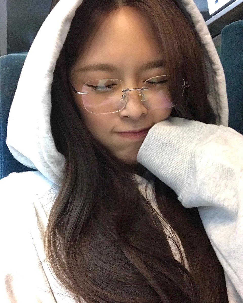 leggoeun's tweet photo. @wofbins @iioihina aku. aku. https://t.co/8B9rmZzUA2
