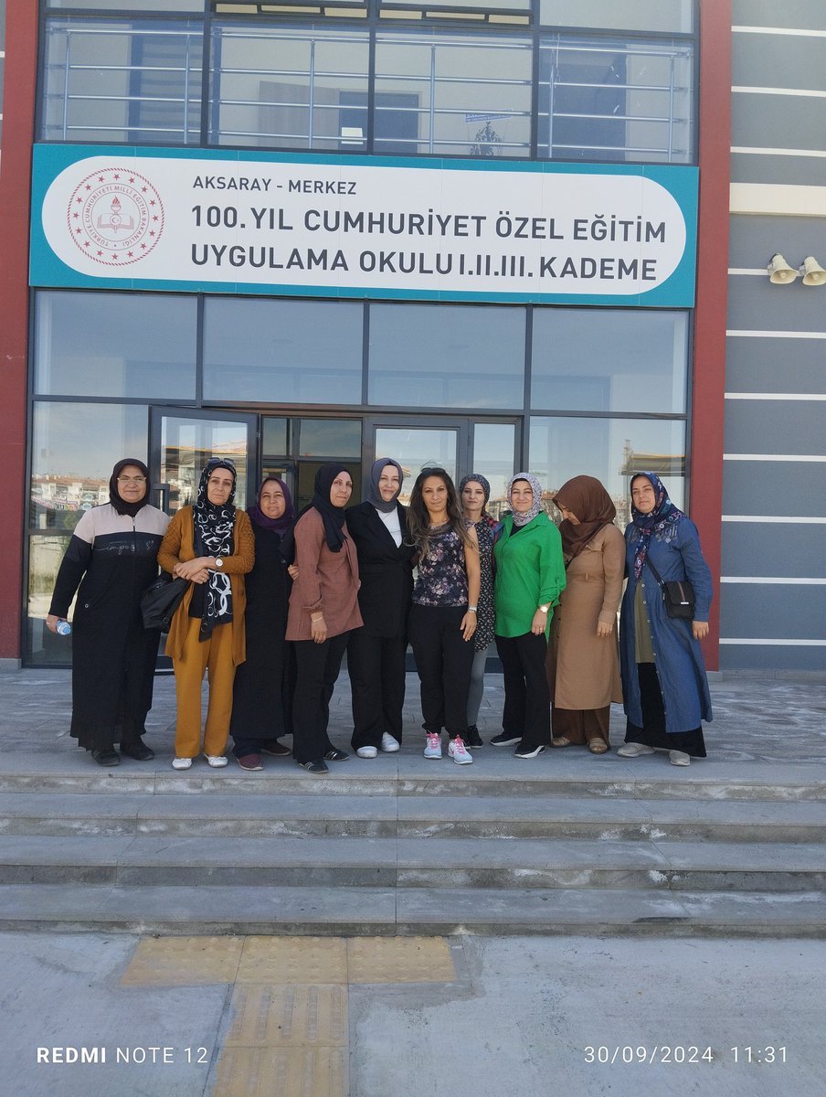 beirhus's tweet photo. Bana okuduğum kitapların en güzelinin hangisi olduğunu sorarsanız, söyleyeyim çocuğu engelli annelerdir...  Çünkü onlar en büyük yürek acısı ile sınanan, bazen kendi ailelerine karşı dahi, evlatlarını savunmak zorunda kalan, gerçek birer kahramandır https://t.co/1pADZLj4jH