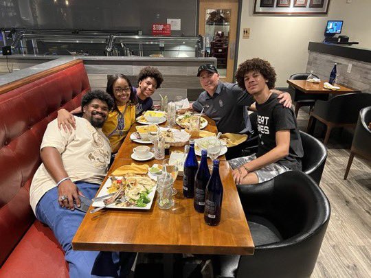 ThrowerJayden's tweet photo. I wish to express my sincere gratitude to @UAlbanyTRACK for hosting me during my official visit The hospitality and warmth extended to me upon my arrival in NY were truly remarkable. Coaches and team I am truly thankful for everything and I am grateful for the experience. @GoMVB https://t.co/bSb0EGqWGf