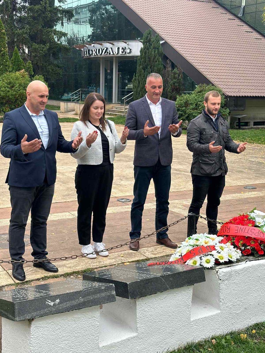 DPSCrneGore's tweet photo. 🙌 Čestitka predsjednice OO #DPSRožaje Senihe Tahirović povodom Dana opštine #Rožaje ✔️

👉 Svim građankama i građanima našeg grada, upućujem iskrene čestitke.

👉 Sa pijetetom i ponosom pominjemo antifašističku borbu naših predaka i istrajno čuvajmo njene tekovine.

👉 Crnogorska luča slobode, zajedništva, jednakosti svih vjera i nacija, sija najjače iz Rožaja.

✉️ Čestitku pročitajte na: https://t.co/qmVcMlYJmP