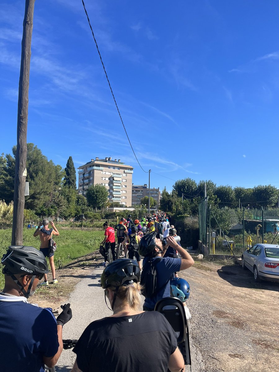 Algunes persones de la plataforma també vam anar a la <a href="/baixcicletada/">La BaixCicletada</a> 

Pel que sigui no sortim a les fotos…  🤷‍♂️

Però hi vam anar amb la samarreta de #LAvPinedaNoEsToca❗️ ✊