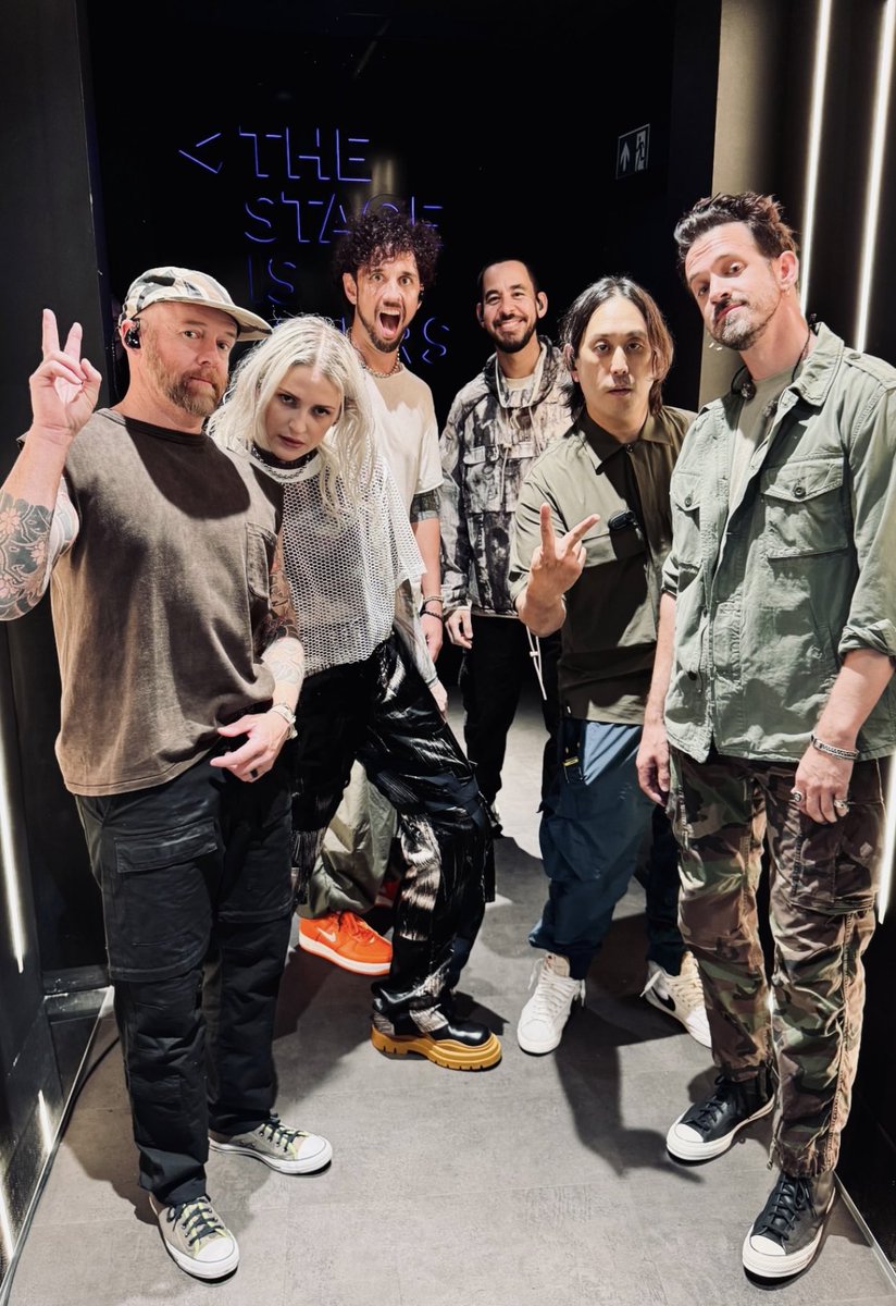 by the way: 

this is                                 this is also
Linkin Park                       Linkin Park