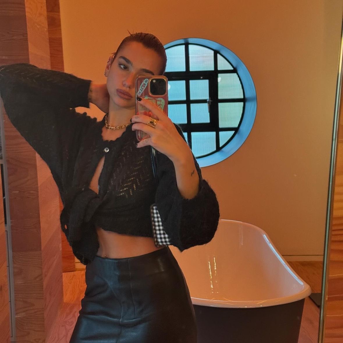 Dua Lipa Hungary (Fan) tweet media