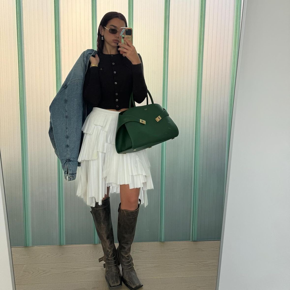 Dua Lipa Hungary (Fan) tweet media