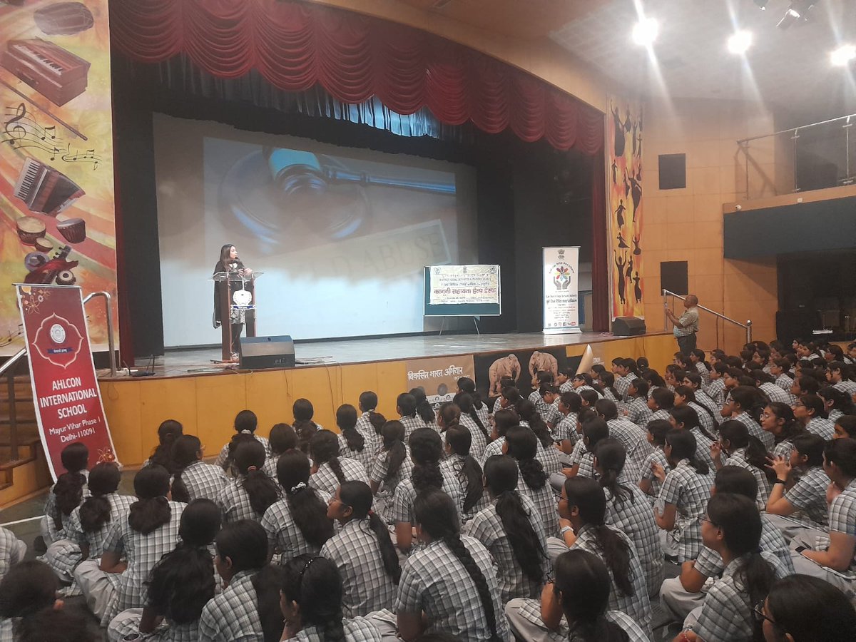 sdg4all's tweet image. Breaking Silence, Building Confidence! Ahlconites had an interactive #POCSOAwareness  session with @DSLSA_DELHI Adv. Shreshtha Bhel addressing questions &amp;amp; concerns. Together, let&apos;s create a culture of respect &amp;amp; safety. #POCSO #StudentSafety 
#StudentEmpowerment #SafeSpace