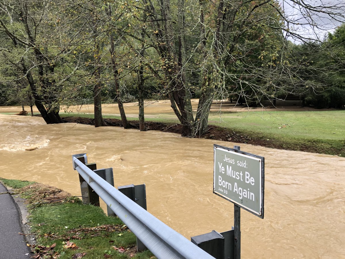 Chris Moody tweet media