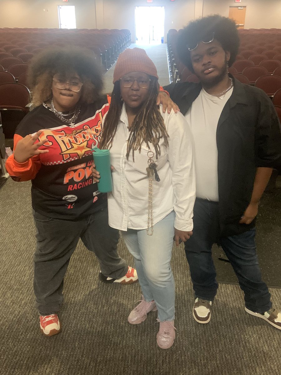 Voices of Therrell tweet media