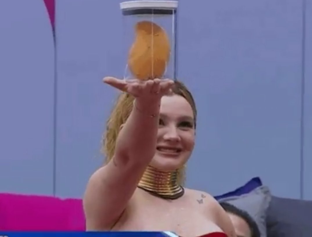 Vivimos en un País, donde la gente se indignó más, cuando le quitaron su mango a Briggitte, que cuando a México le quitaron el Poder Judicial y los Organismos Autónomos🤦🏽