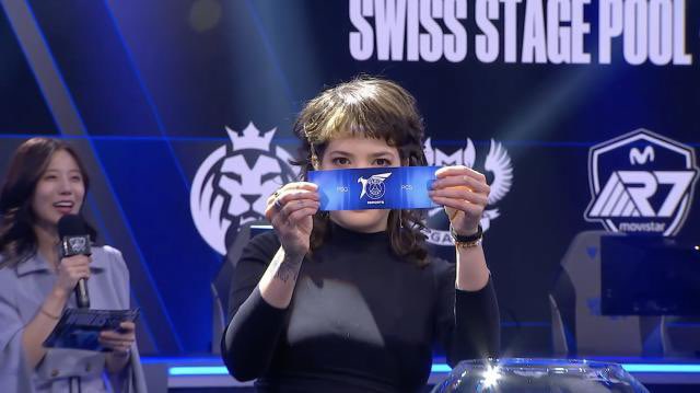 first game HLE vs PSG  🤔