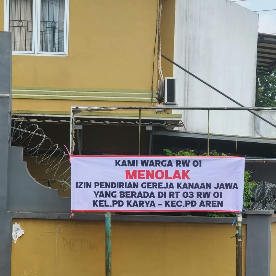 KatolikG's tweet photo. Lagi ngetrend "Menolak Pembangunan Gereja". 

Kasih tahu dong strategi supaya TIDAK DITOLAK. https://t.co/nbFPX7Y1RO