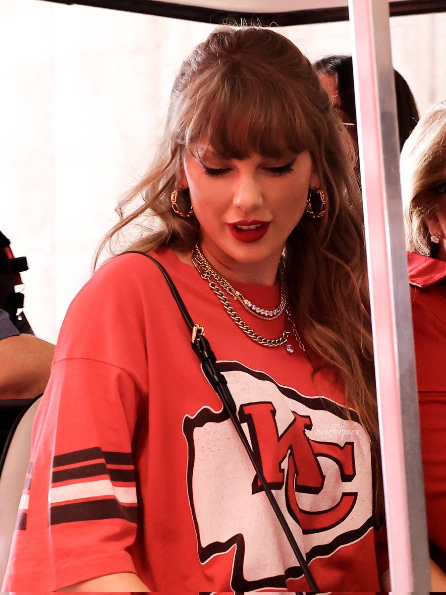 spotify_swift's tweet image. 🚨 RETWEET AND REPLY: I vote for #ARIASTAYLOR 

Also vote at: aria.com.au/vote