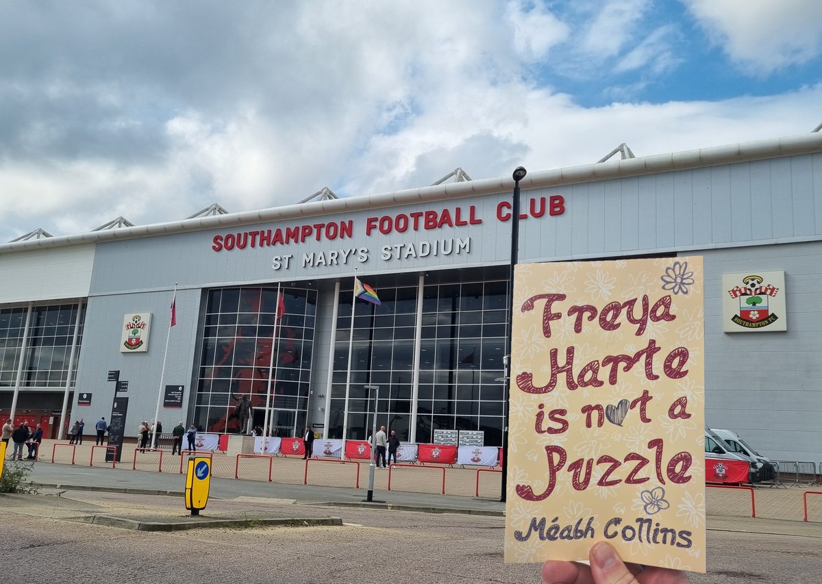 corkcolibrary's tweet photo. This time we took our One County One book to two famous football clubs Brighton & Hove Albion FC and Southampton FC.
There’s nothing better than a good read while relaxing on Brighton Pier.
‘Freya Harte is Not a Puzzle’ is written by an Irish author Méabh Collins. It’s this years chosen read for One County One Book initiative which is part of Teen Literature Festival.
Copies of ‘Freya Harte is Not a Puzzle’ are available to borrow in your local Cork County Council Library & Arts Service branch & mobile libraries.
#OneCountyOneBook #MeabhCollins #TeenLiteratureFestival2024
@soundslikewave 
@Corkcoco 
@CorkCountyArts 
@creativeirl 
@OBrienPress 
@LibrariesIre